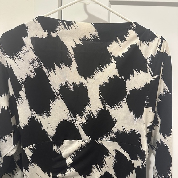Diane Von Furstenberg Silk Black and White Blouse Top Size 12 Women’s - Picture 8 of 10